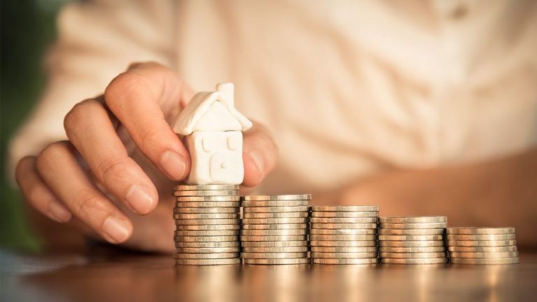Snowball Effect Investing - Build Wealth Like Warren Buffett