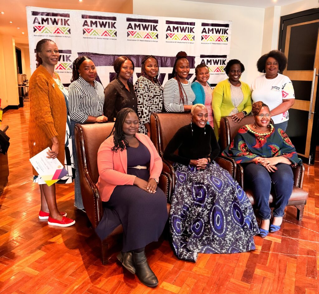 The new elected board together with the outgoing Board. during the function.